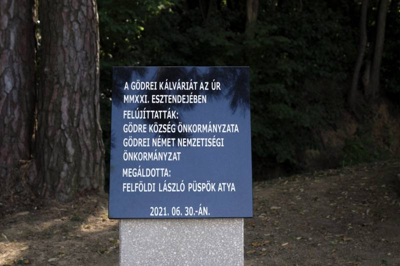 2021.06.30_Gödre felújított kálvária (70).JPG
